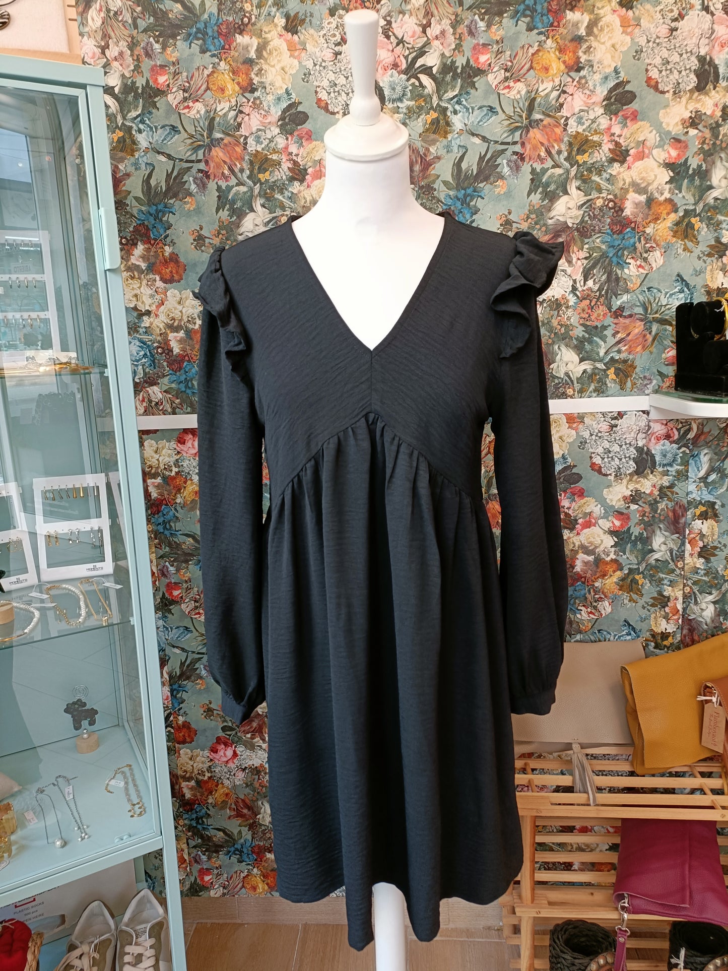 VESTIDO CORTO VOLANTE